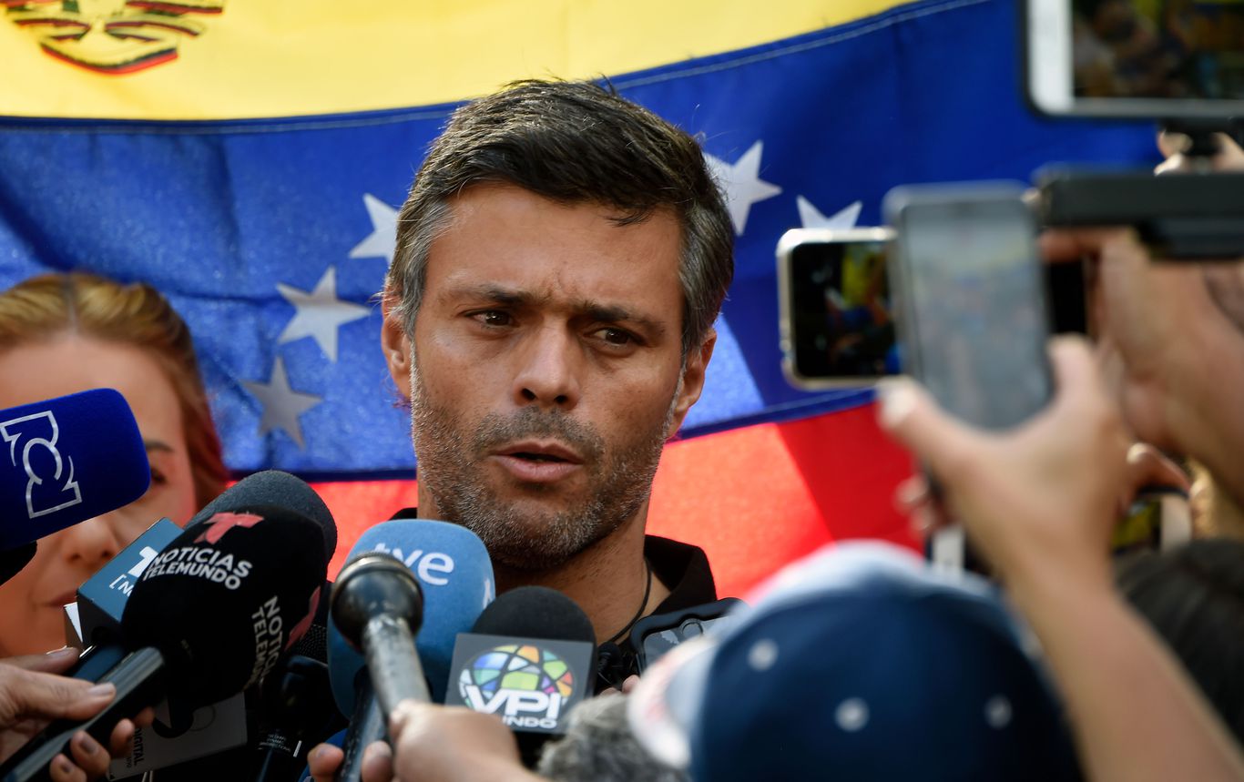 Opposition leader Leopoldo López flees Venezuela despite tight security