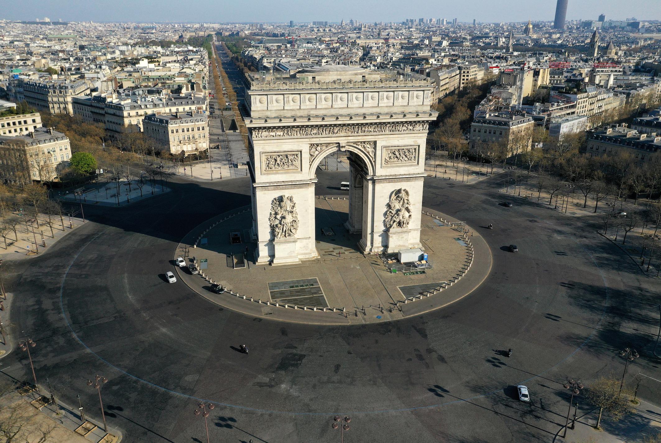 Arc de Triomphe, Eiffel Tower in Paris evacuated in security alerts –police