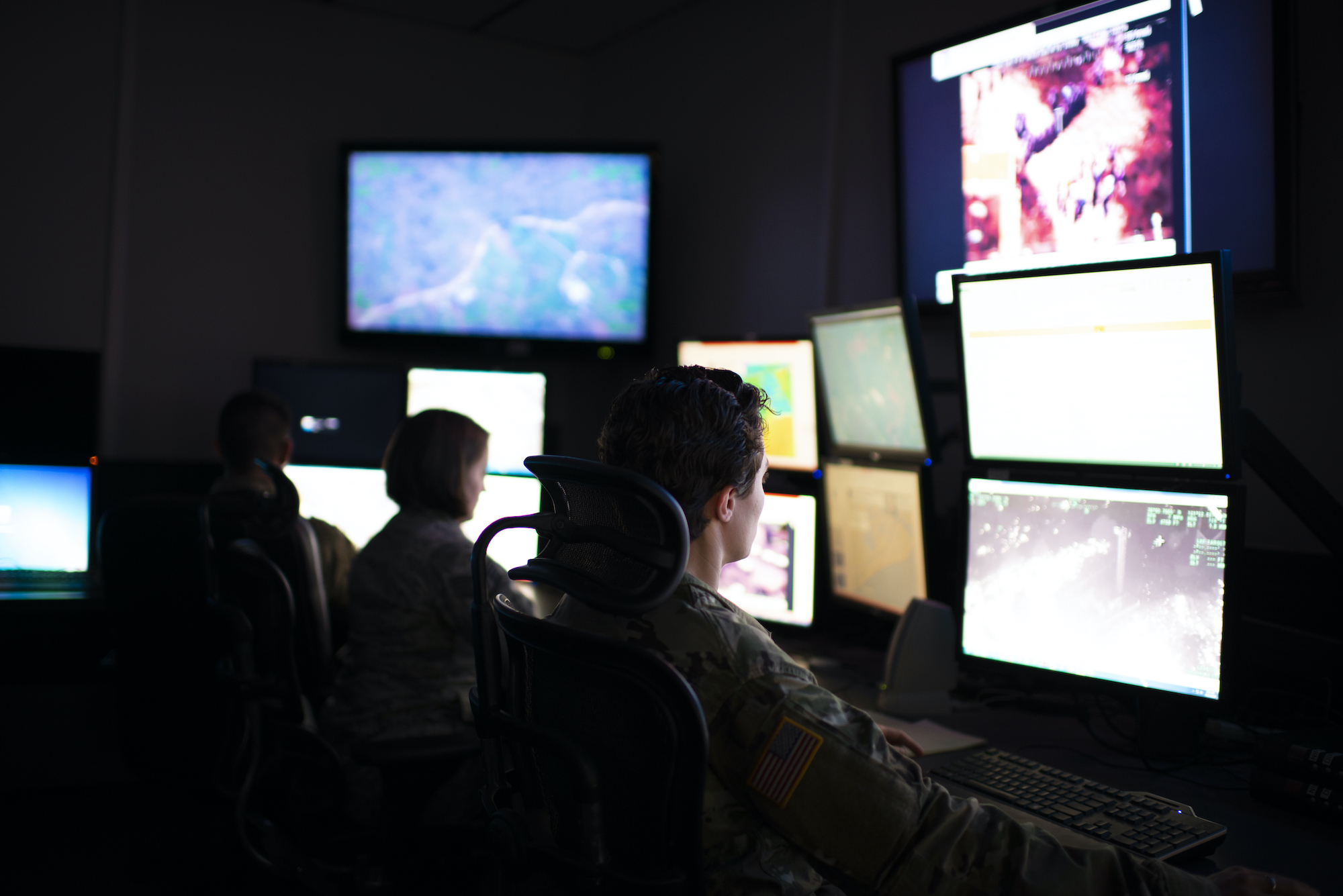 Space industry group pushing for change in security clearance policies