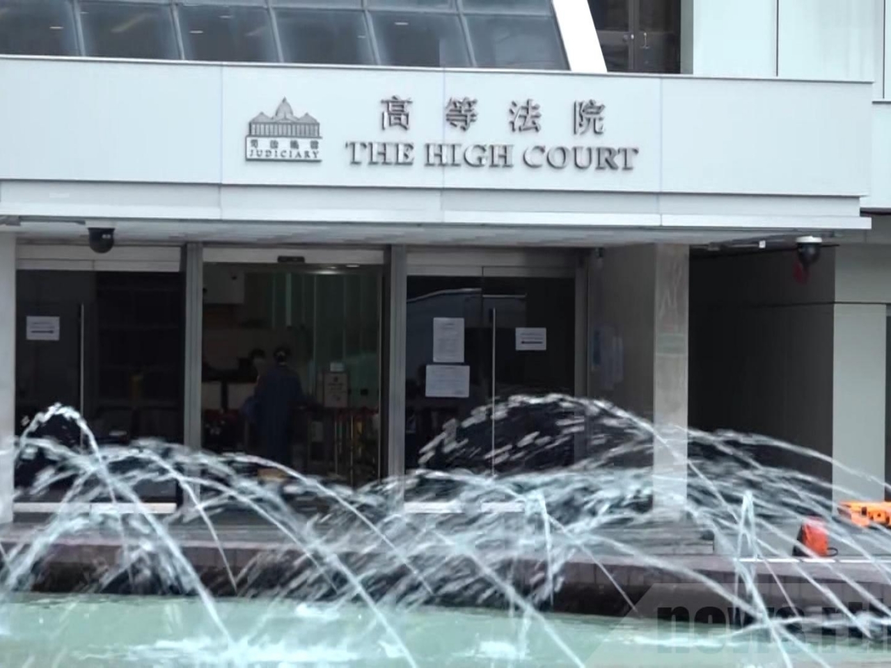HKU professor killed his wife over money, court told