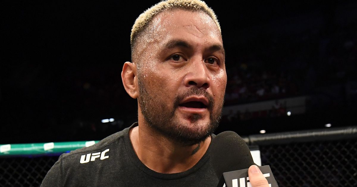 Hunt on UFC belts: You’re world champ of asking for more money!