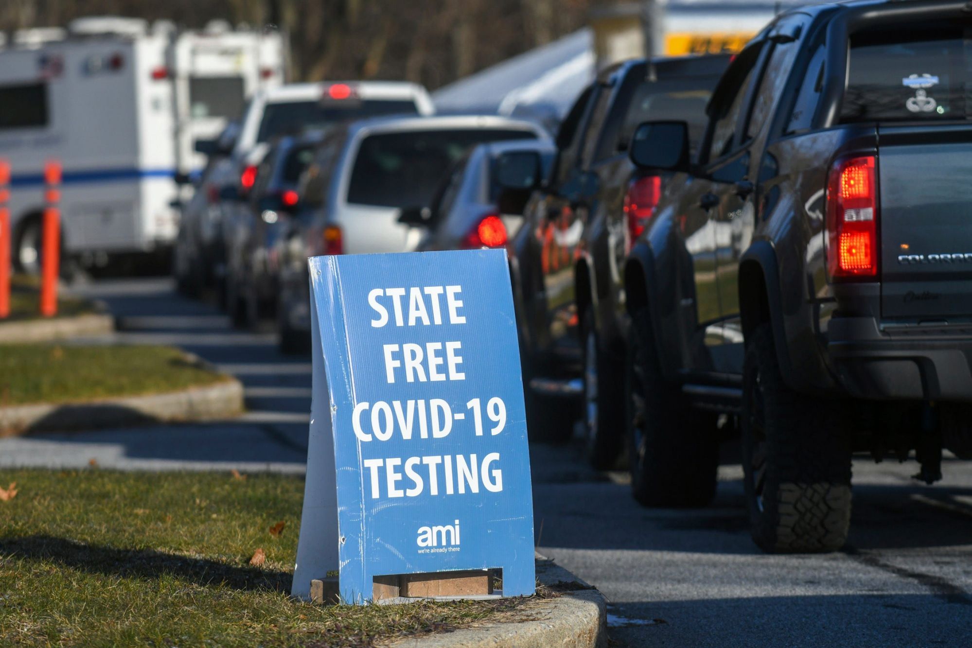 Coronavirus updates: New York officials investigate vaccine fraud; TSA reports 1.1M travelers on day after Christmas; 333K US deaths