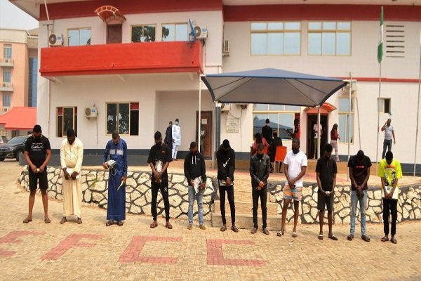 EFCC arrests 11 suspected internet fraudsters