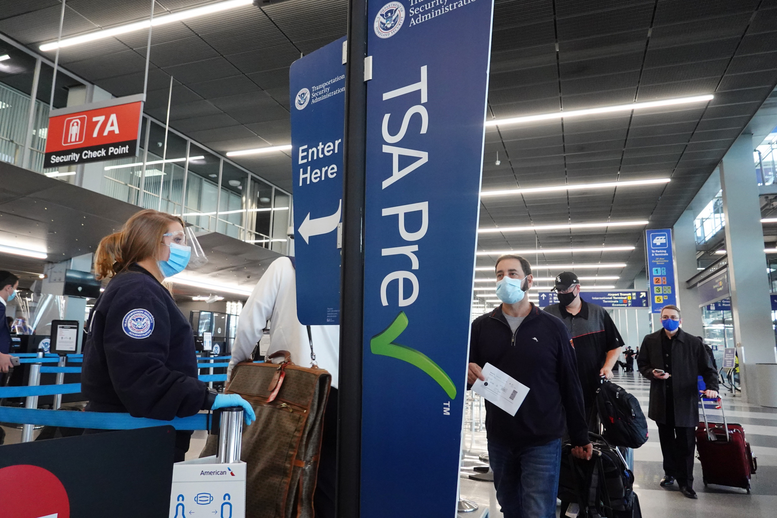 TSA Issues Federal Mask Mandate for All Airport Security Checkpoints