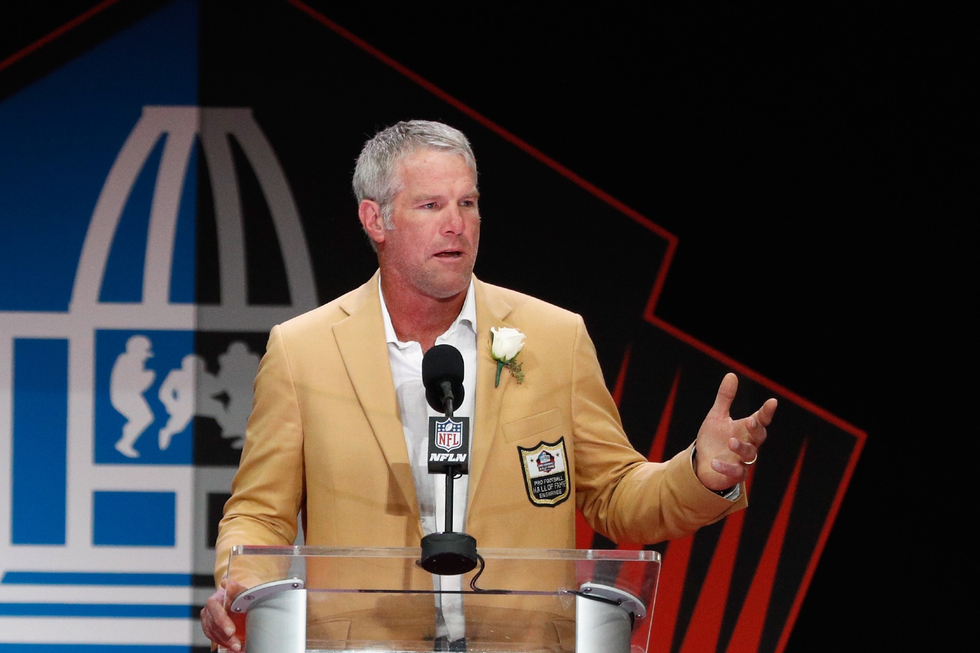 Brett Favre on Deshaun Watson trade request: ‘We make too much money to voice an opinion’