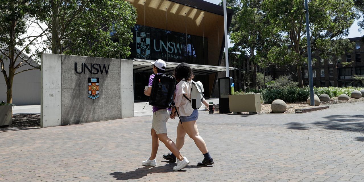 Covid-19 Leaves Colleges Short on International Students—and Money