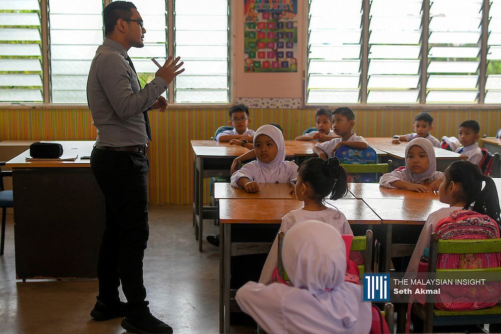 Mocking science teacher on DidikTV is cyber-bullying, says Saifuddin
