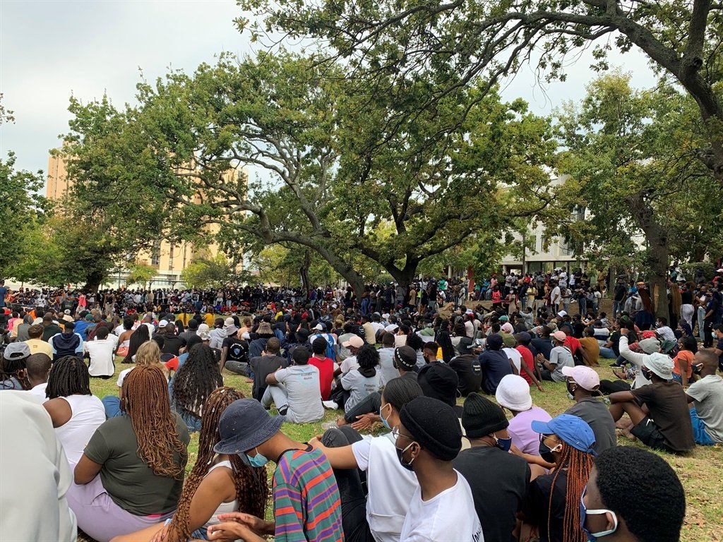 News24.com | UCT SRC claims 2 500 students risk ‘financial exclusion’