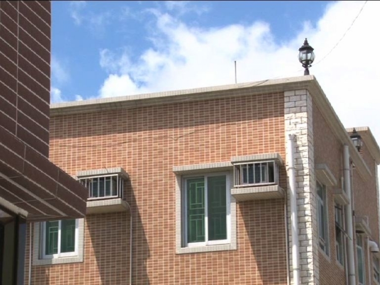 24 arrested over alleged ‘ding rights’ fraud