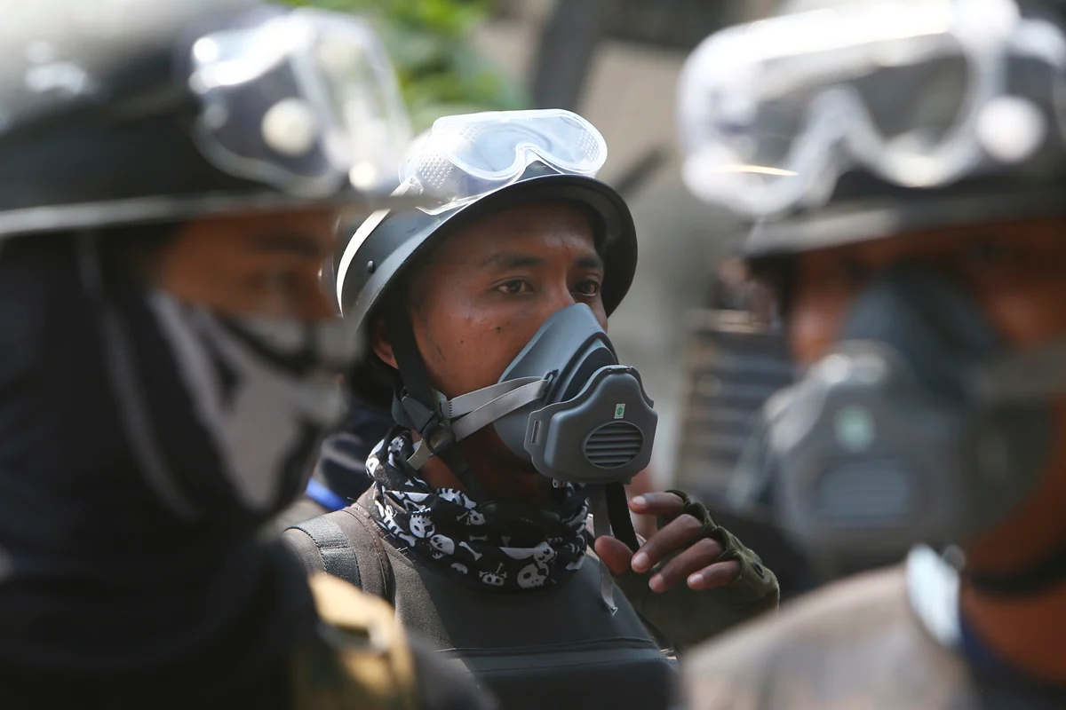 Myanmar Security Forces Attack Town That Resisted with Homemade Hunting Rifles