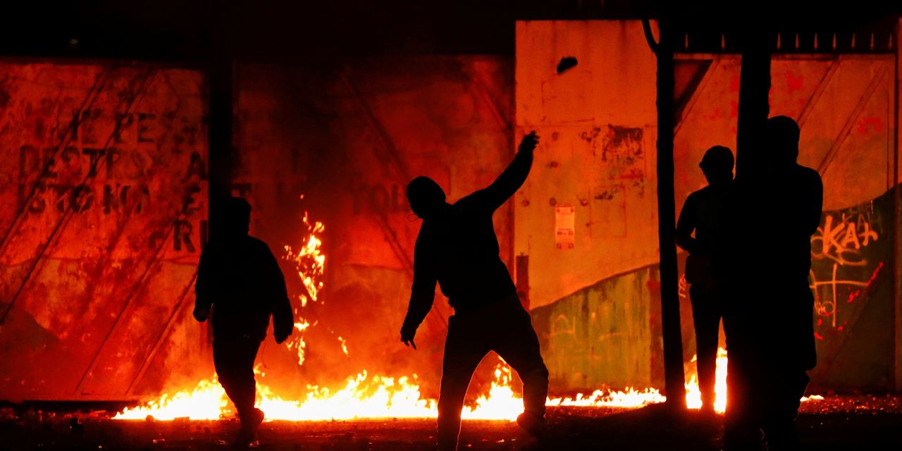 Riots in Northern Ireland Spurred by Brexit, Crime and Covid-19 Restrictions