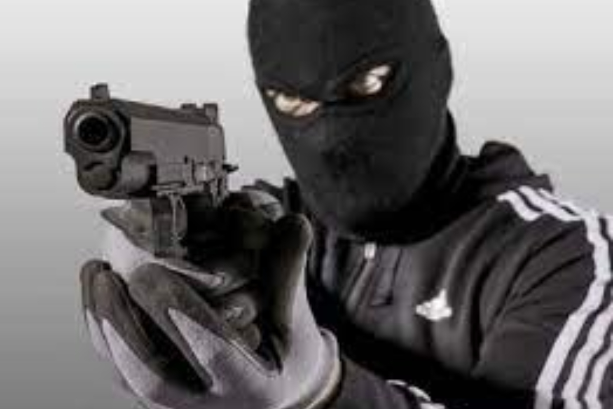 Armed Robbers Raid Mobile Money Shop And Electrical Shop At Kasoa