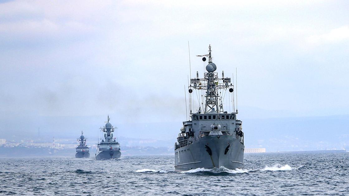 Russia holds major drills in Crimea amid Ukraine tensions