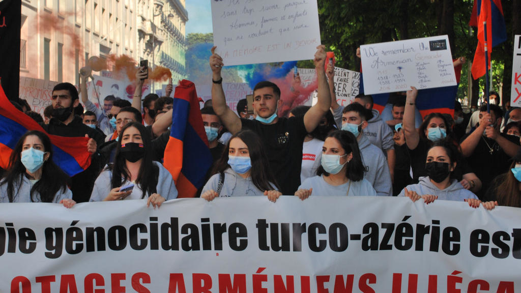 ‘Erdogan, Assassin,’ shout French Armenians on genocide anniversary amid security concerns
