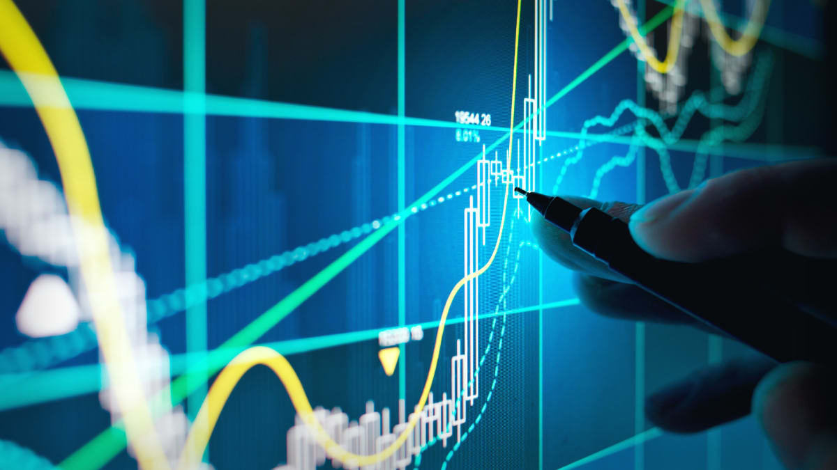 Cramer’s Mad Money Recap: Otis, American Express, AMC Entertainment