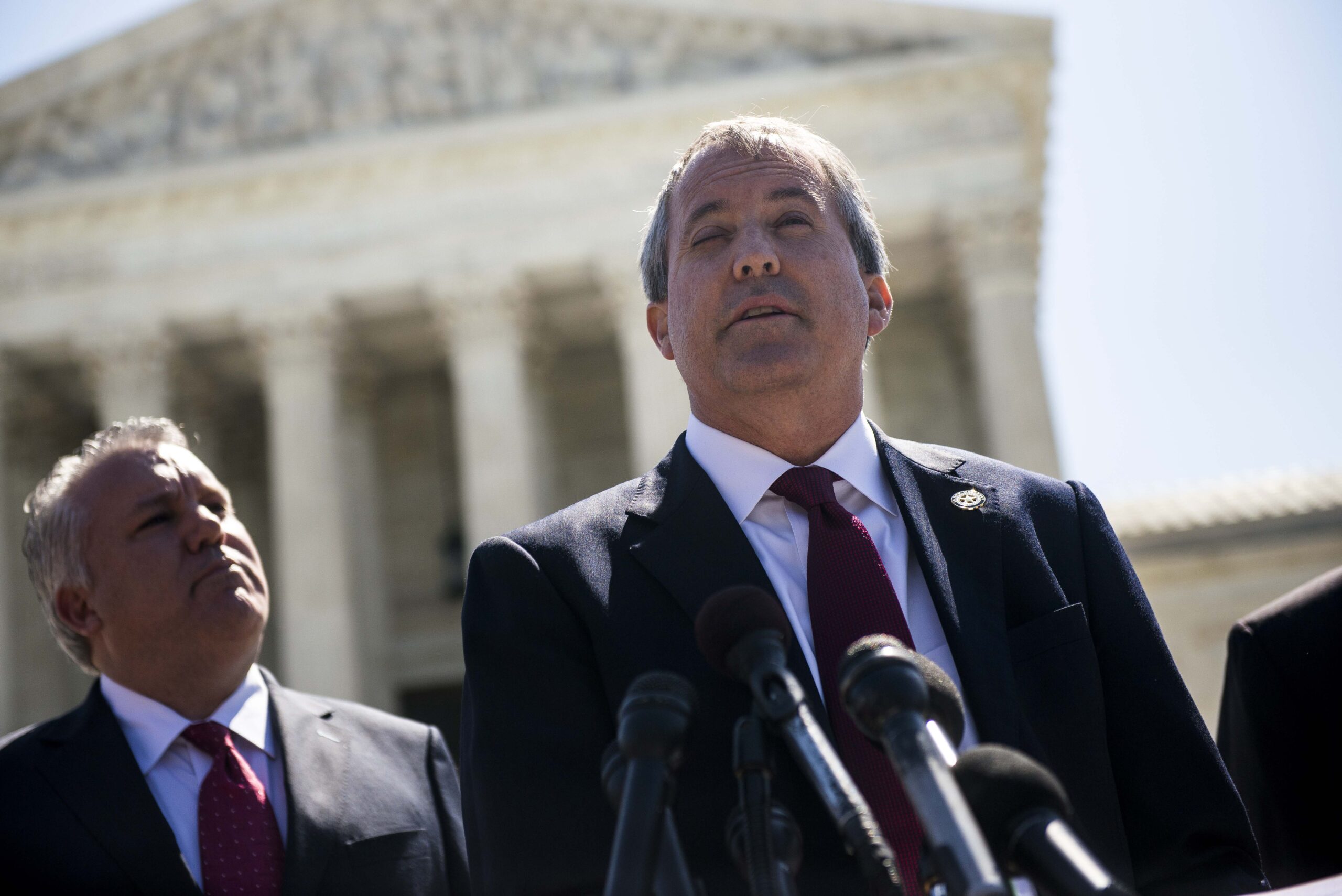 Texas Wants to Tell California How to Spend Its Money. What Happened to States’ Rights?