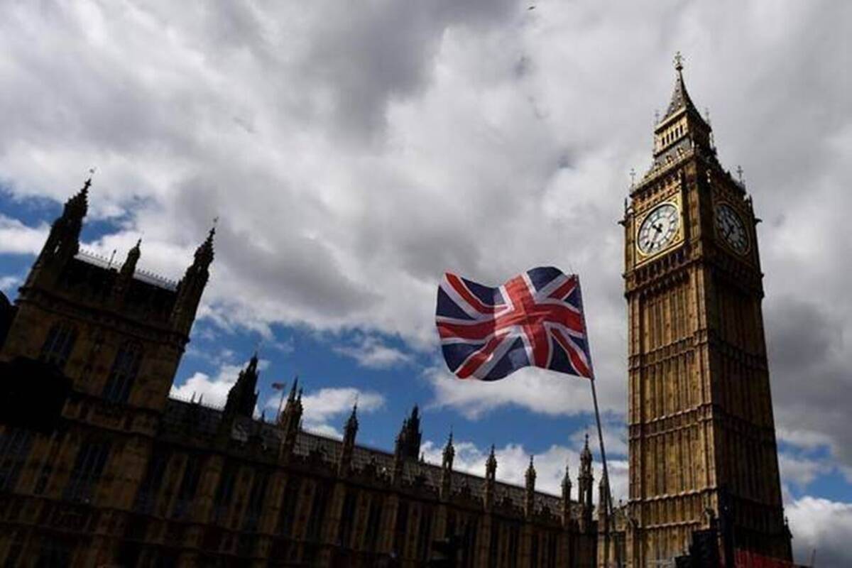 UK finalises post-lockdown traffic light travel system; 12 countries on ‘green list’