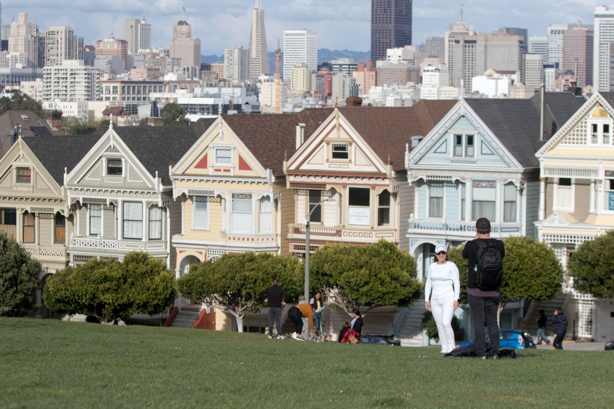 Here’s how much money it takes to be considered ‘wealthy’ in the Bay Area