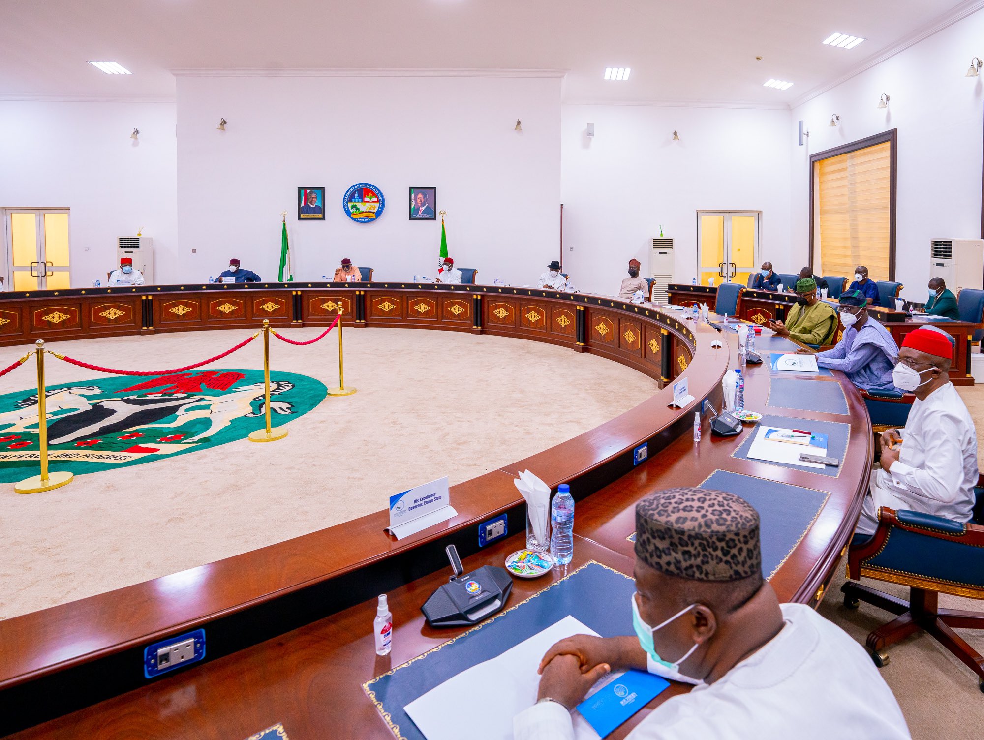 Seven APC governors, others fault Buhari’s handling of security, restructuring