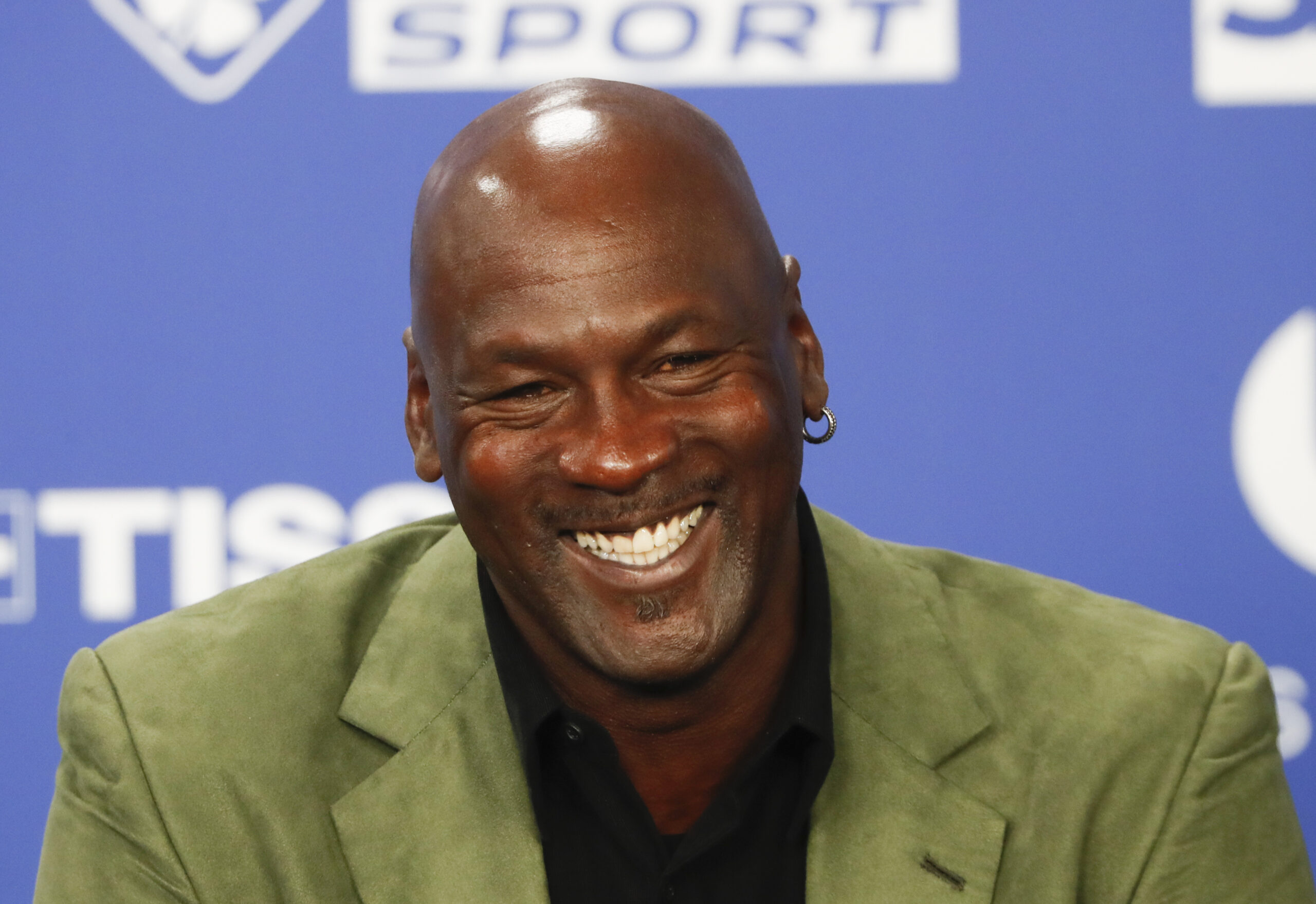 Video: SNL Spoofs Michael Jordan, Security Guard Wozniak, Rodman and ‘The Last Dance’