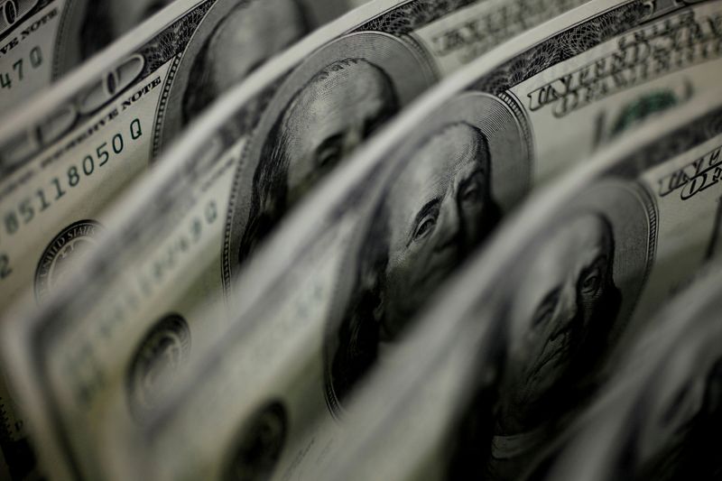 U.S. investors flee to money market funds in the week ended May 19-Lipper