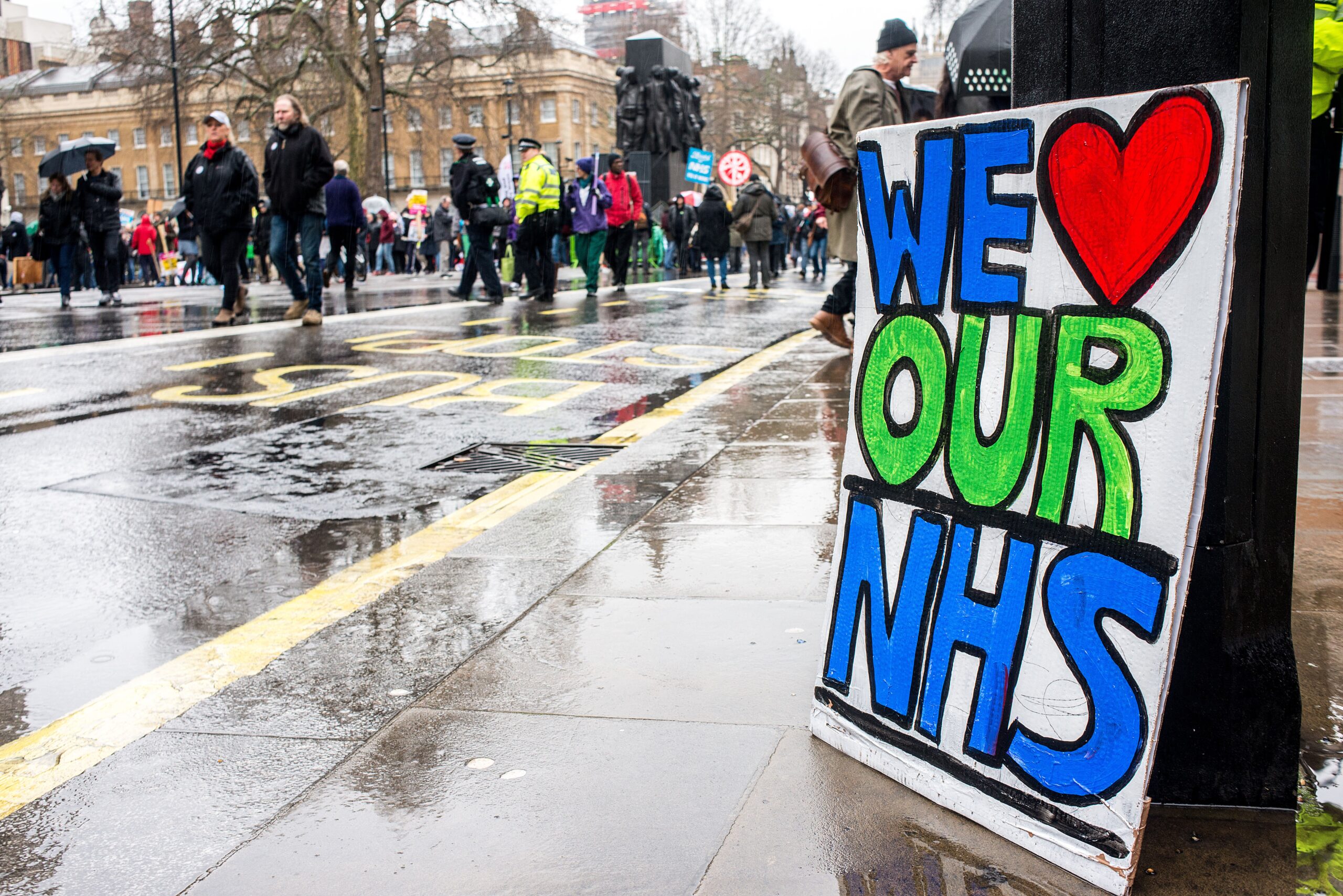 Former IT manager from Essex pleads guilty to defrauding the NHS of £800k