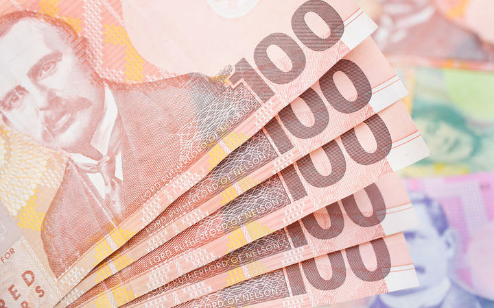 Commerce Commission warns money lenders over breaches of new credit law