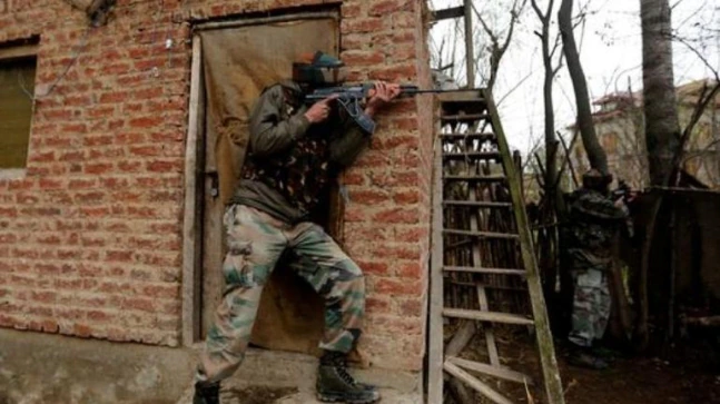 Kashmir: Militant killed in ongoing encounter with security forces in Shopian