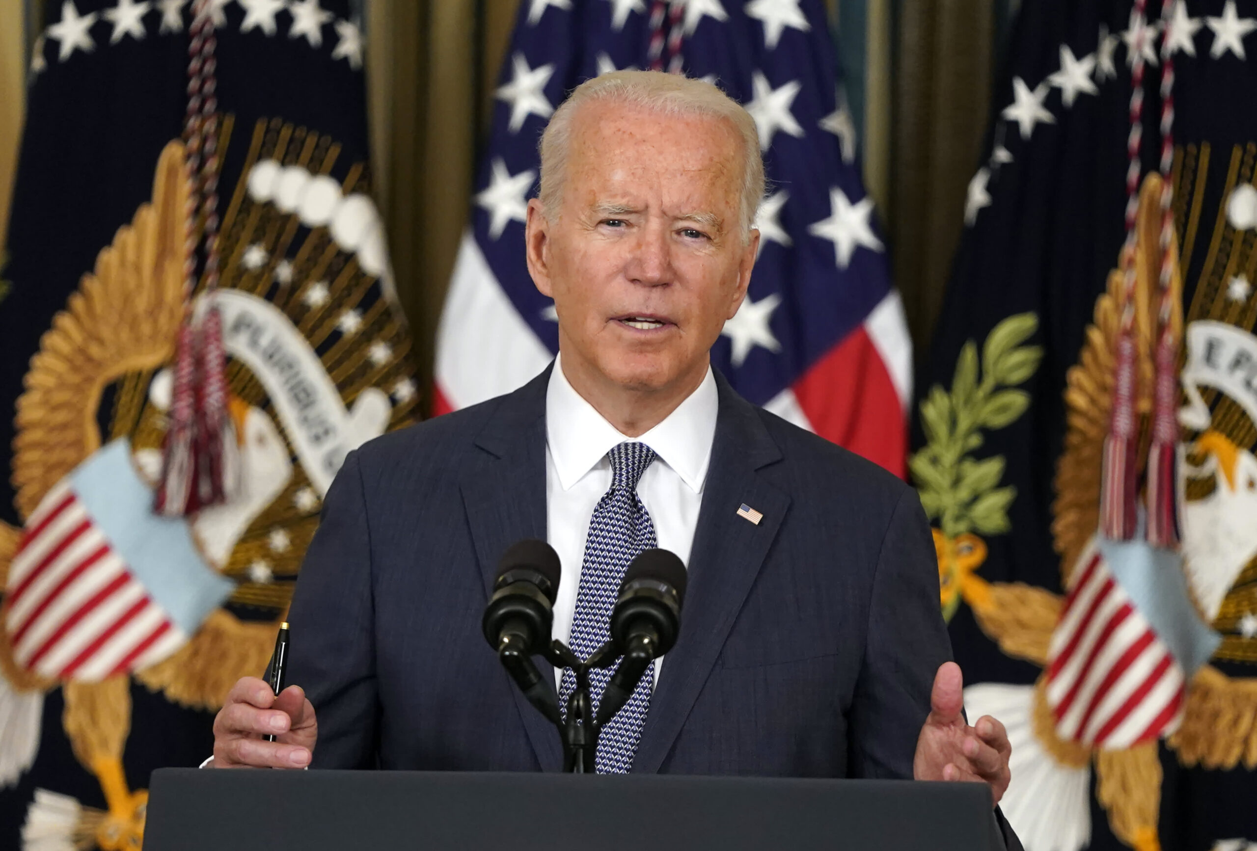 Biden presses Putin to disrupt cybercriminals in Russia as U.S. grapples with latest ransomware attacks