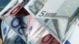 Shop owner bans ‘bra money’