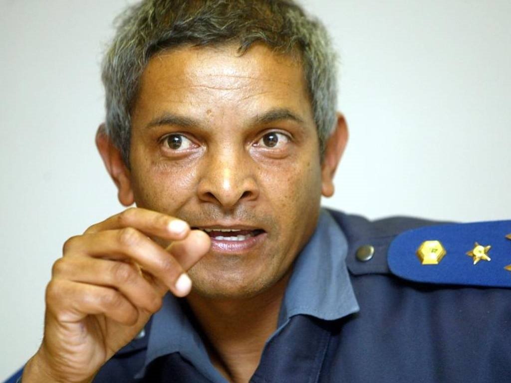 News24.com | Jeremy Vearey approaches court after police allegedly fail to provide adequate security