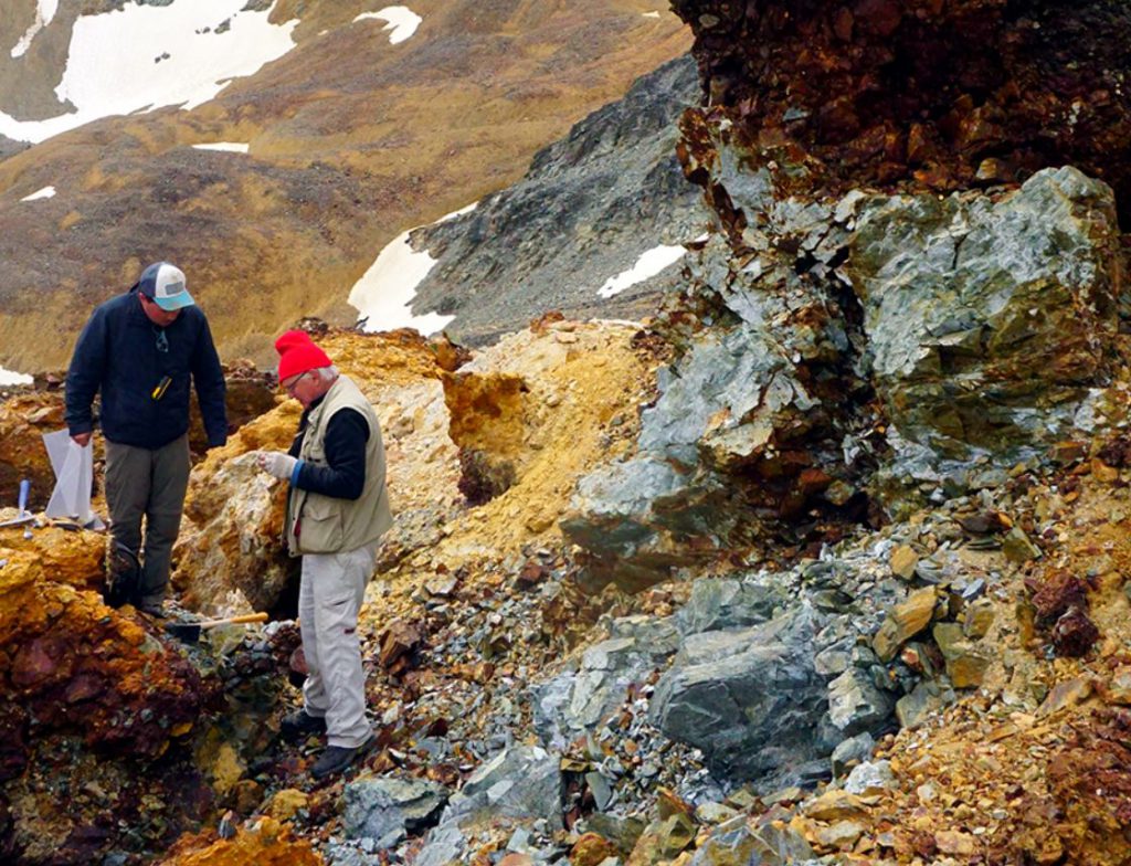 Ethos Gold advances on financing update