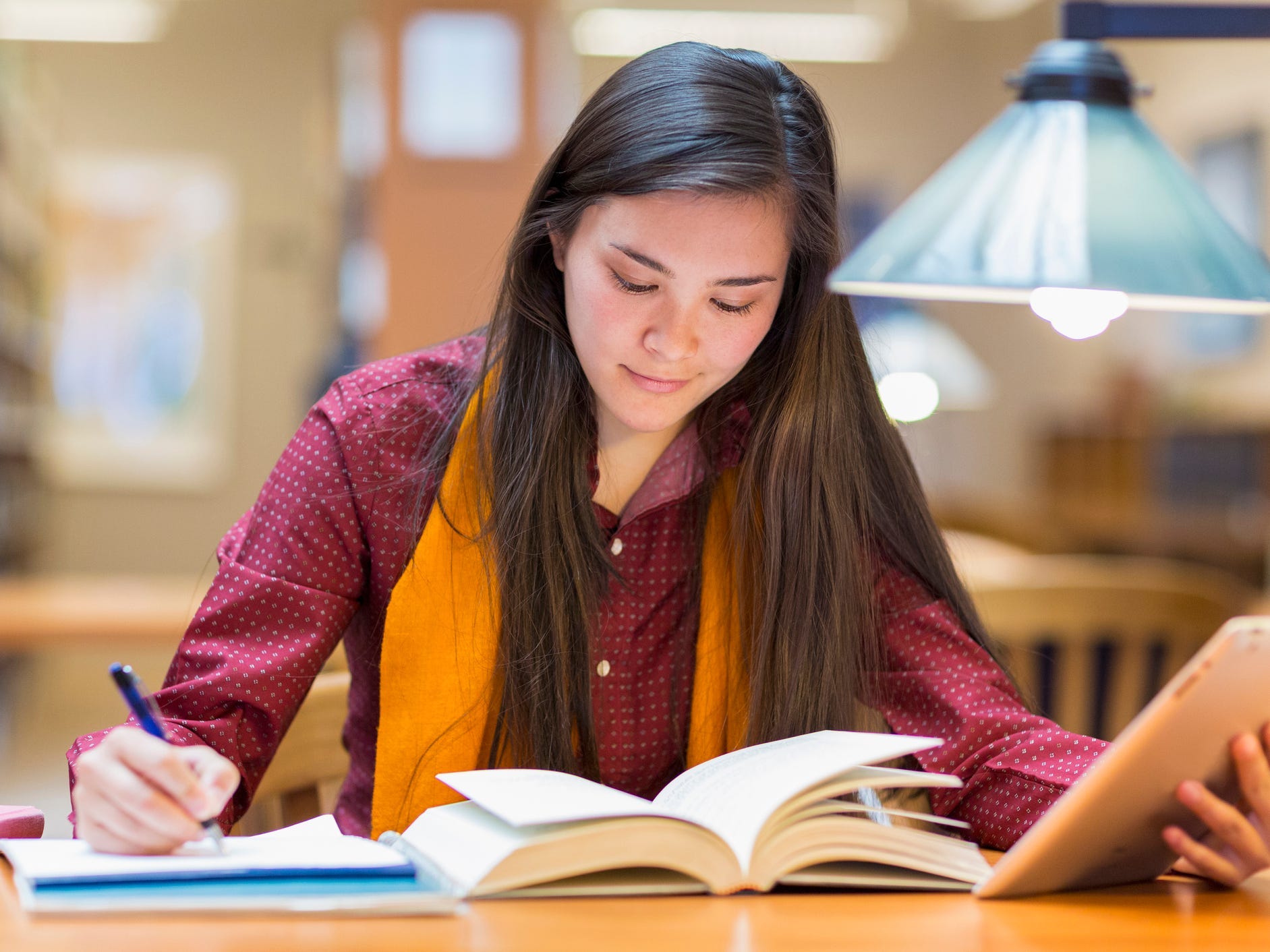 What are the pros and cons of refinancing student loans?