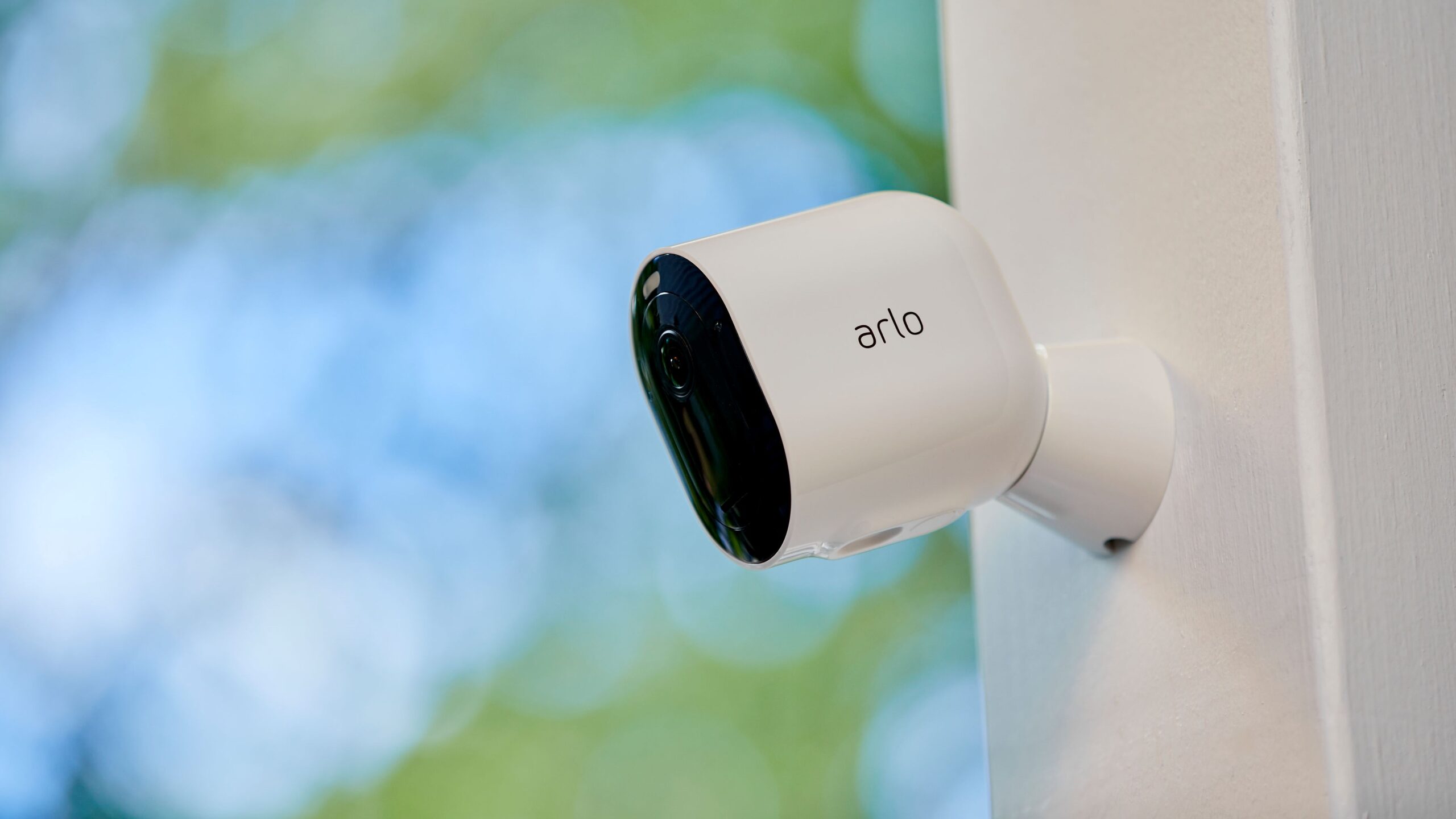 How to use a home security cameras, and how it could replace a video doorbell?