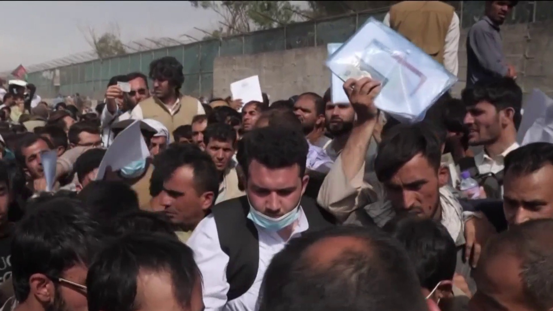 Potential ISIS security threat to Kabul airport, Americans cautioned to stay away