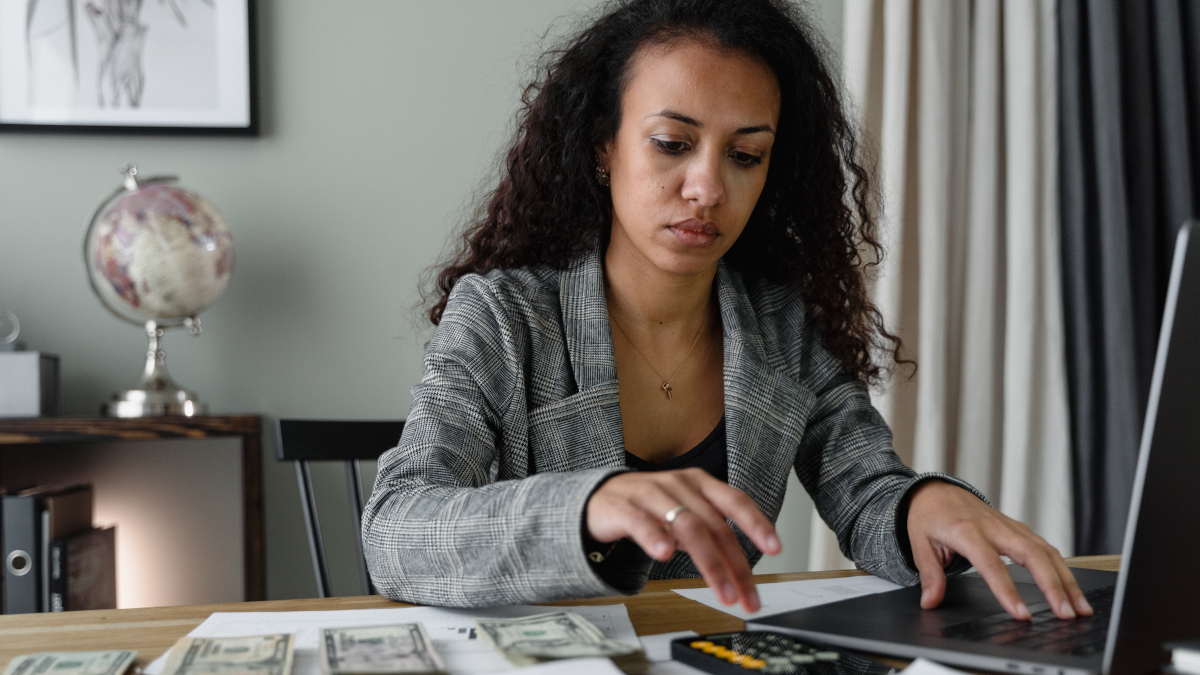 Standard Bank introduces new cashback offering through Instant Money Bulk Payments solution