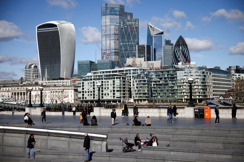 Banks expect London to remain a top financial centre, says survey