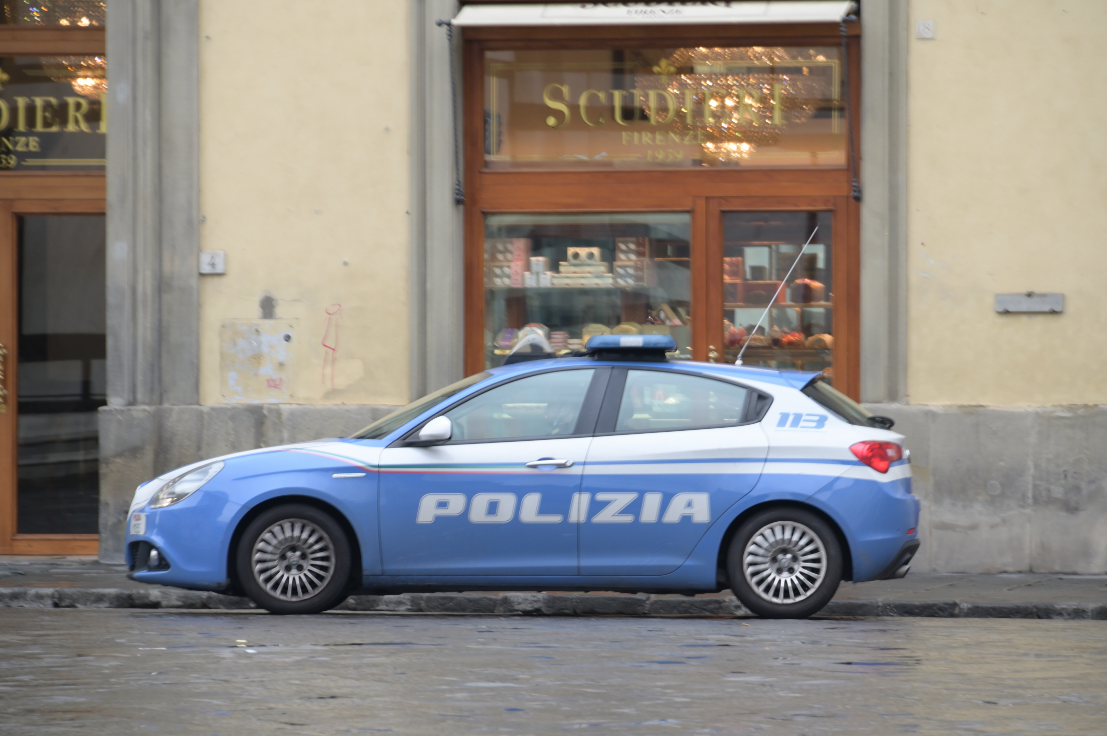 Over 100 Arrested in Gang That Scammed Millions, Laundered Money to Mafia in Europe