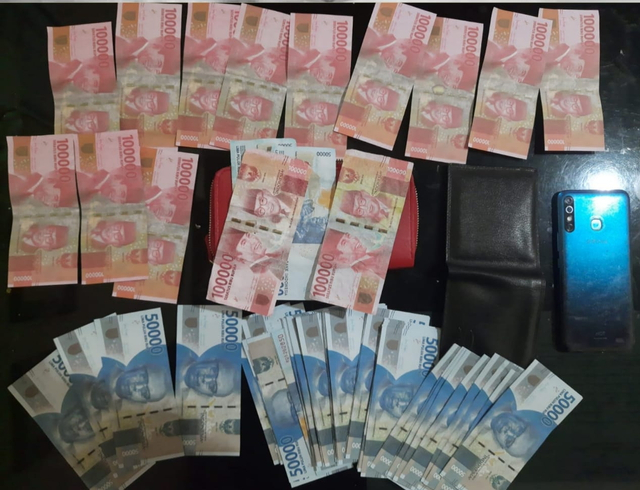 Woman arrested for allegedly paying with fake money in Denpasar