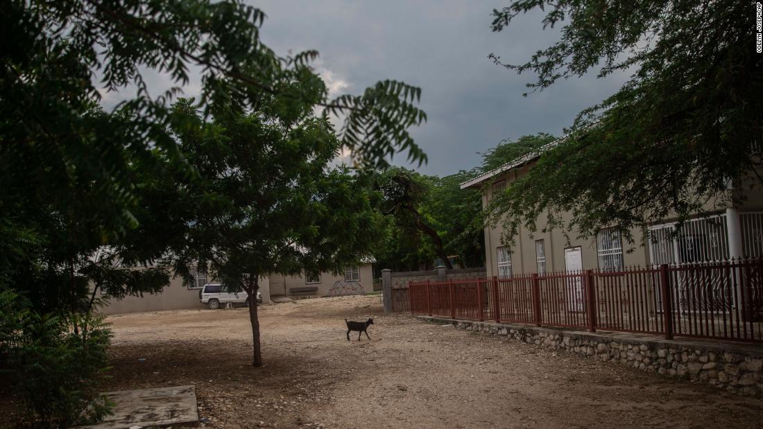 Powerful gang behind kidnapping of 17 US and Canadian missionaries in Haiti, security source says