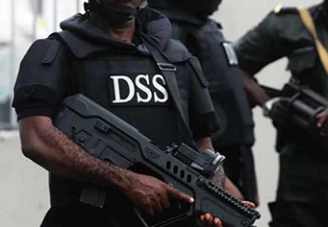 Internet fraud: DSS hands over eight suspects to EFCC in Enugu