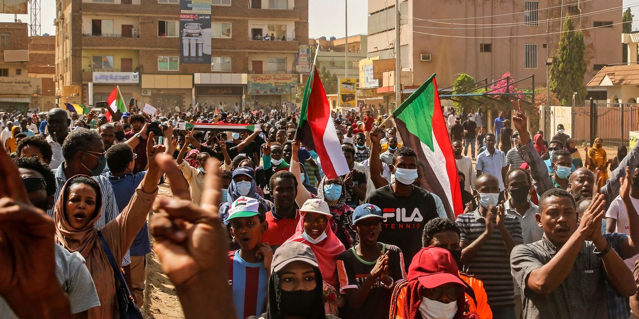 Sudanese Security Forces Fire Bullets at Anti-Coup Protesters