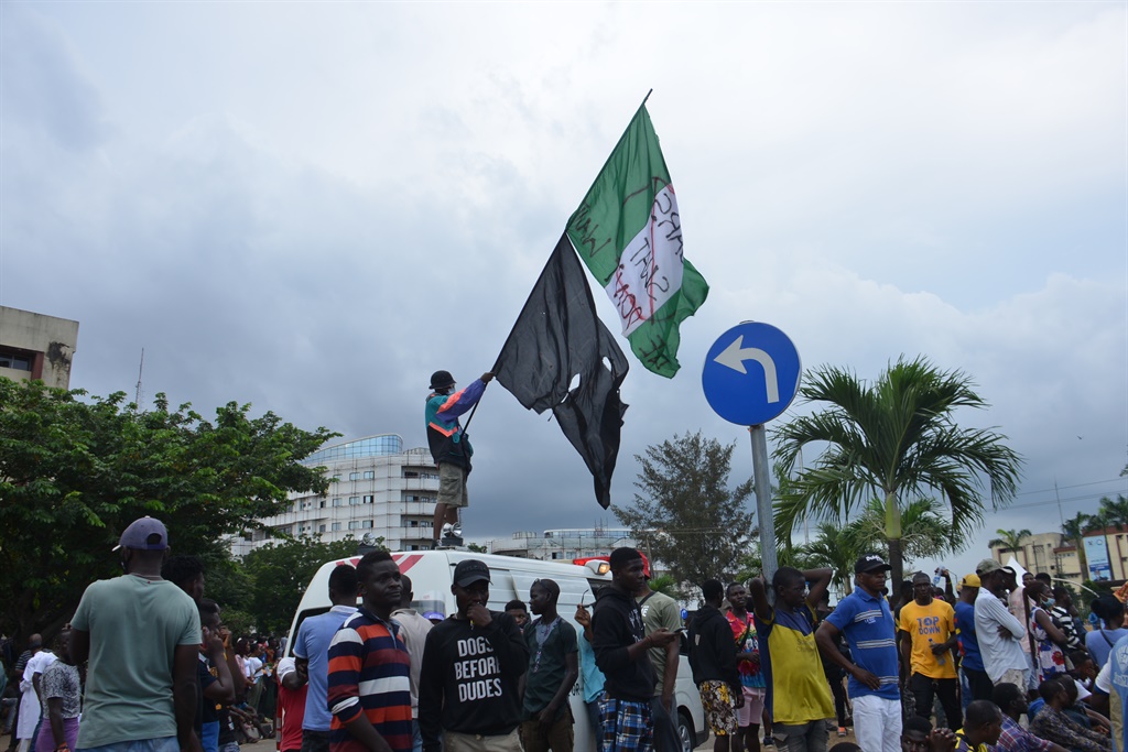 News24.com | Nigeria security forces “killed” #EndSARS protesters