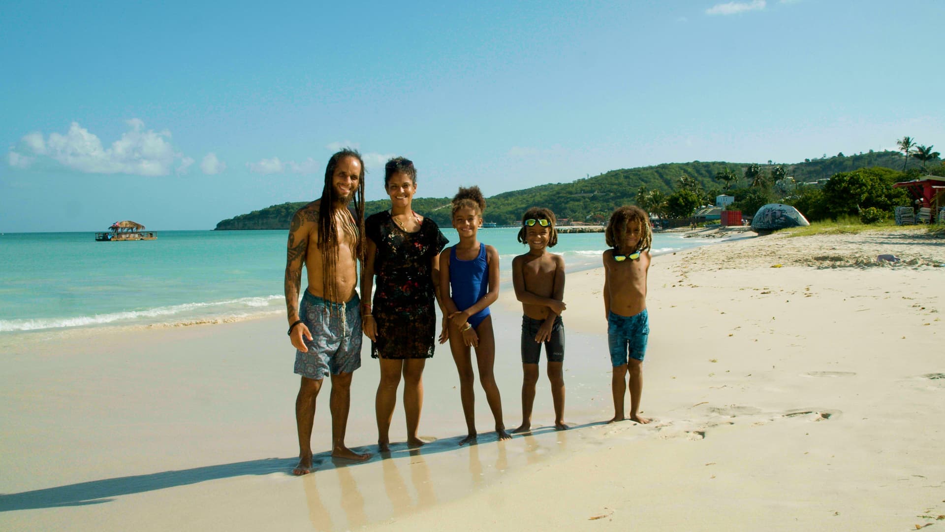 They ditched the U.S. for the beach life: ‘We now save over $2,200 a month’—take a look at how they earn and spend money