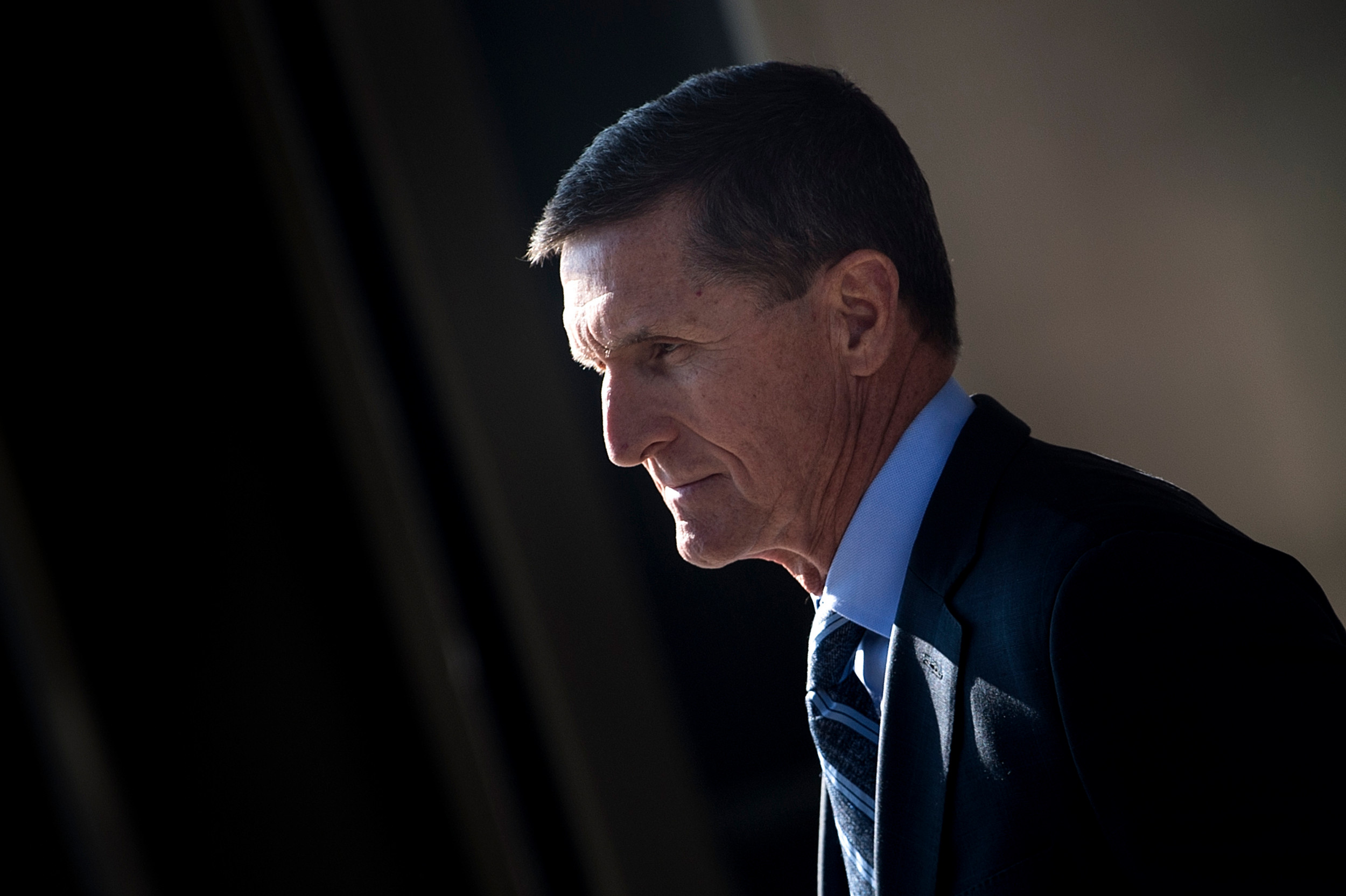 Michael Flynn Claims Dems Plotting Financial Collapse to Stop Midterms, Control Society