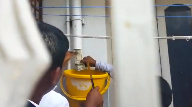 Karnataka: Money flows out of pipe during ACB raid at PWD engineer’s house | Viral video