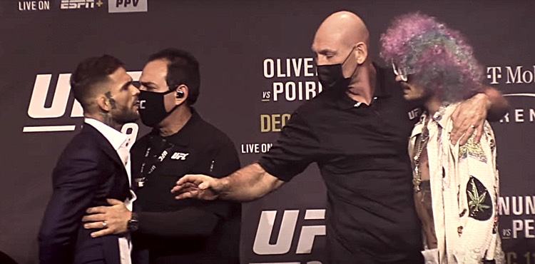 Security gets between Cody Garbrandt and Sean O’Malley at UFC 269 Pre-fight Press Conference | Video