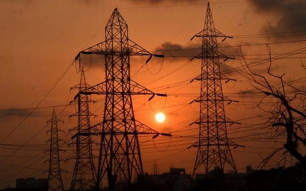 Power Minister urges States to be financially viable in view of high oustanding dues of gencos