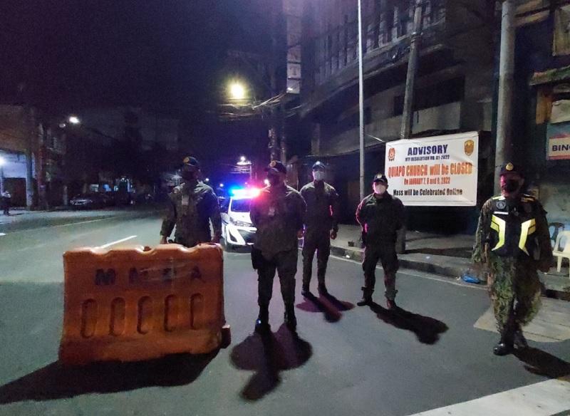 Cops impose strict security measures around Quiapo church
