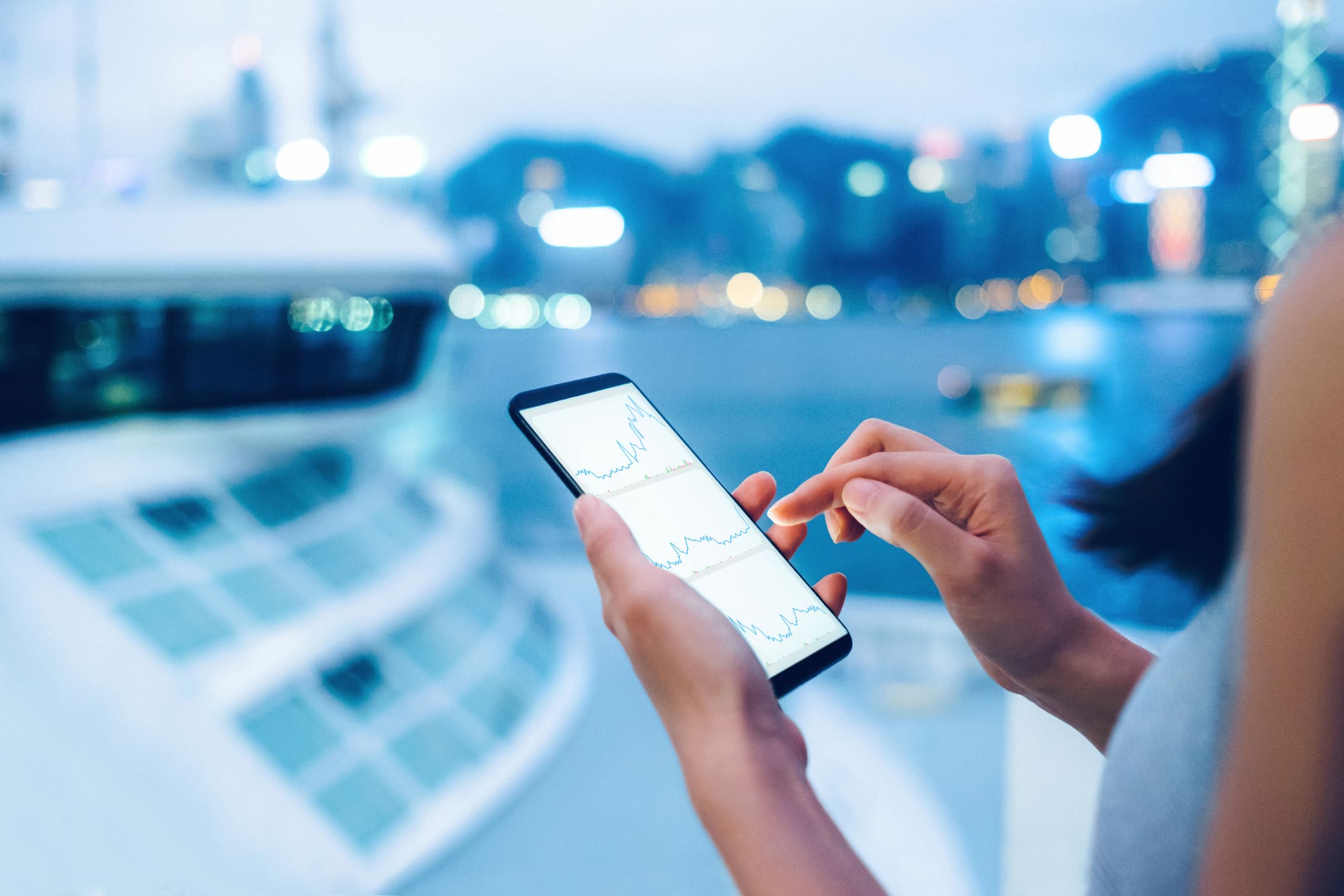Robo-advisors are growing in popularity. Can they really replace a human financial advisor?